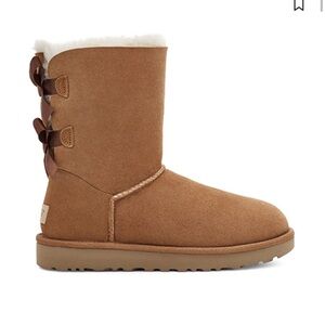 UGG Bailey Bow II Chestnut Sheepskin Boots Women’s Size 6